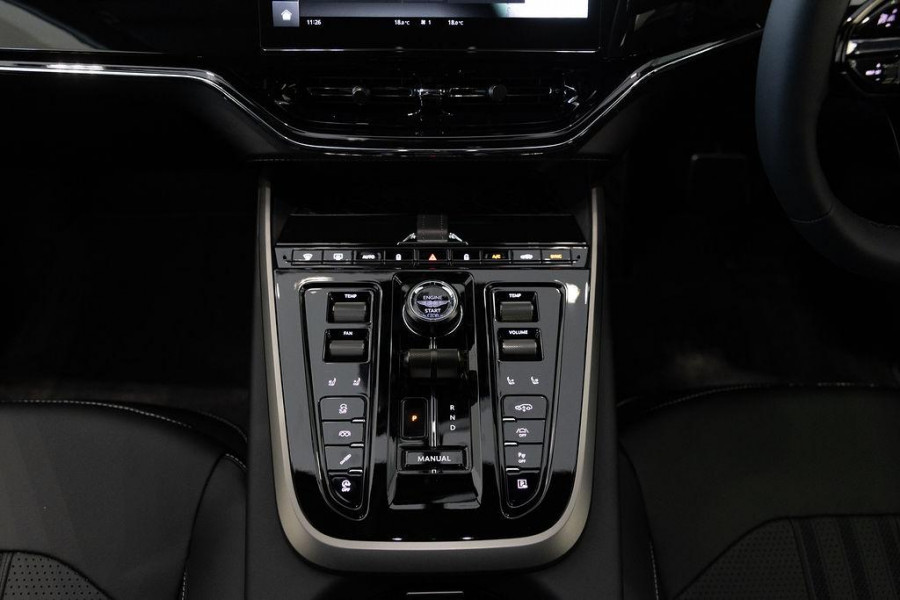 2025 MY26 Aston Martin DBX  707 SUV Image 24