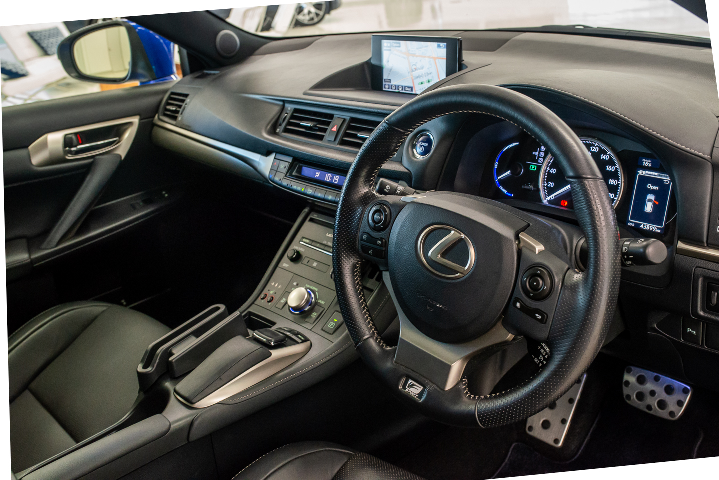 2016 Lexus Ct Hatch Image 16