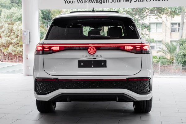 2025 MY26 Volkswagen Tayron R4 195TSI R-Line SUV Image 5