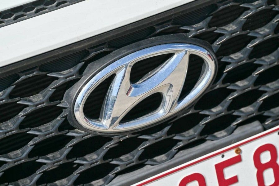 2020 Hyundai KONA OS.3 Active SUV Image 18