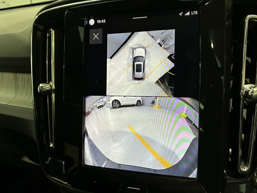 2025 Volvo XC40 XZ Plus B4 SUV Image 15