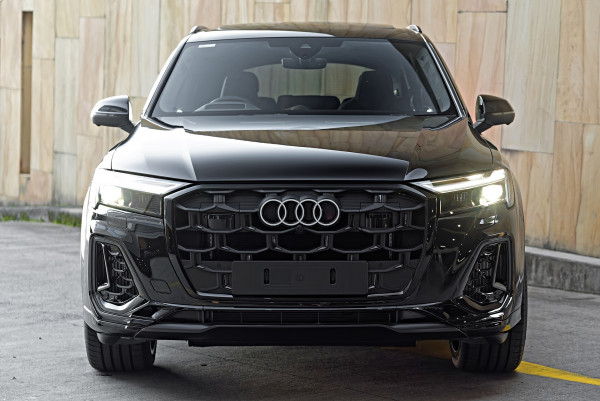 2026 Audi SQ7 4M TFSI SUV image 4