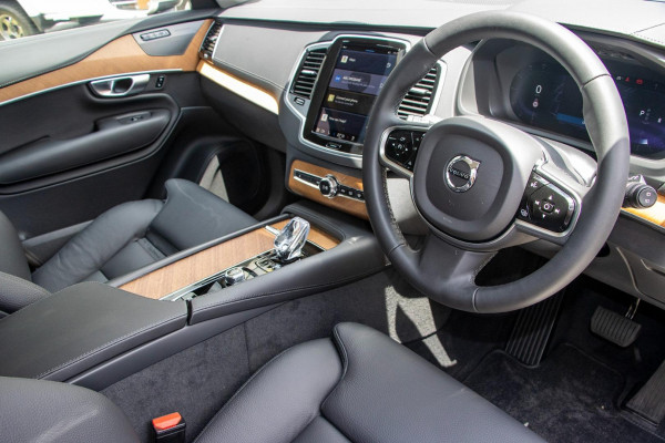 2023 MY24 Volvo XC90  Ultimate B5 Bright SUV Image 6