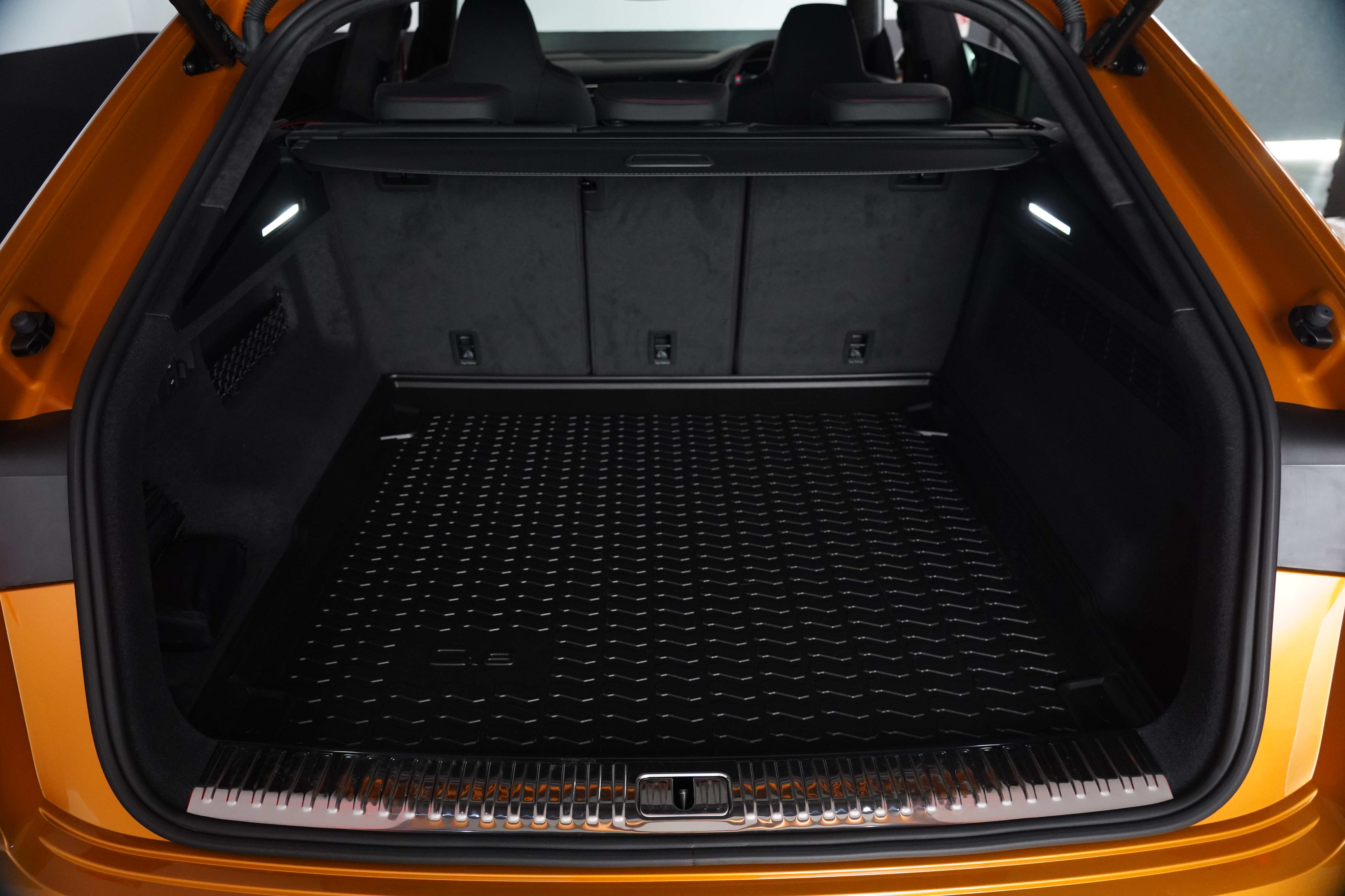2021 Audi RS Q8 Tfsi Quattro SUV Image 22