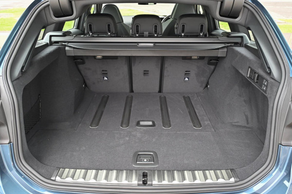 2026 BMW 3 Series G21 LCI II 330i M Sport Wagon image 8