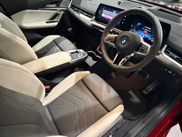 2025 BMW iX2 U10 eDrive20 M Sport SUV image 10