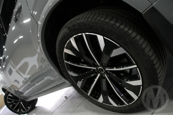 2026 Volvo XC90 L Series Ultra B5 Dark SUV Image 18