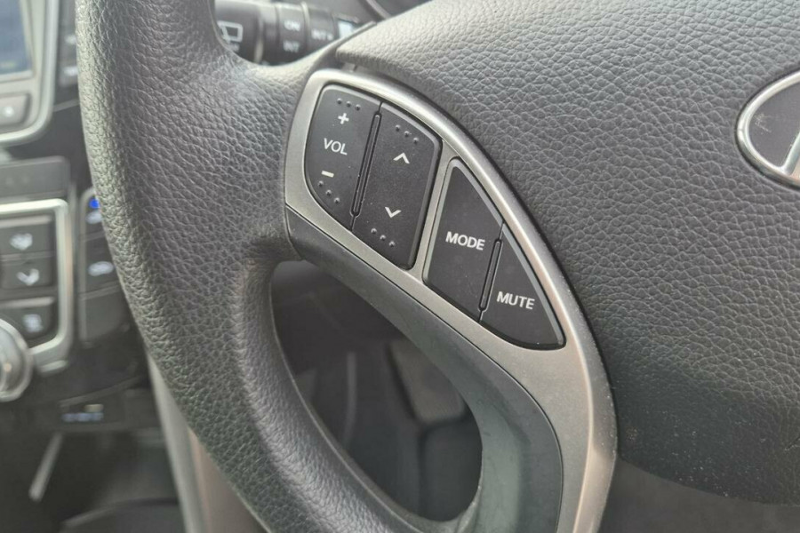2013 Hyundai i30 GD2 Active Hatch Image 12