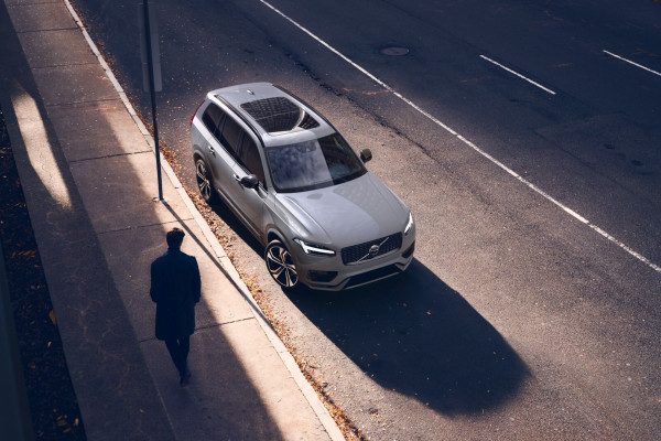 2024 Volvo XC90 L Series Recharge Ultimate T8 Plug-In Hybrid SUV Image 5