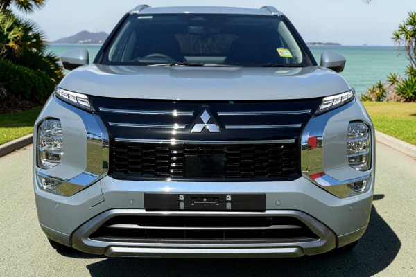 2025 Mitsubishi Outlander ZM Exceed SUV Image 2