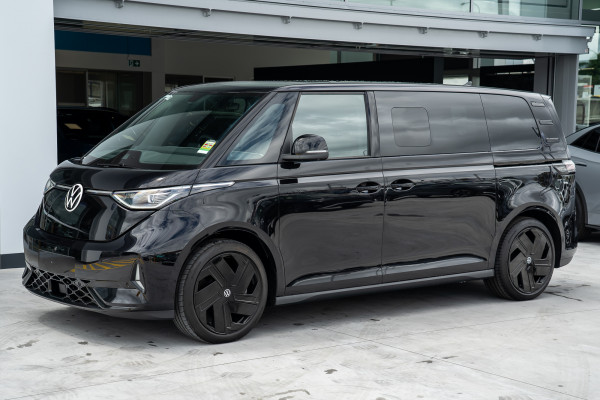 2025 Volkswagen ID. Buzz EB GTX People Mover image 3