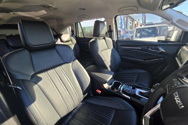 2023 Isuzu MU-X RJ LS-T SUV Image 14