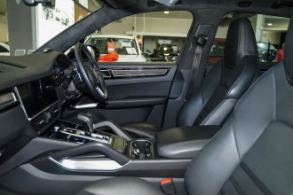 2018 Porsche Cayenne 9YA MY19 Turbo Suv