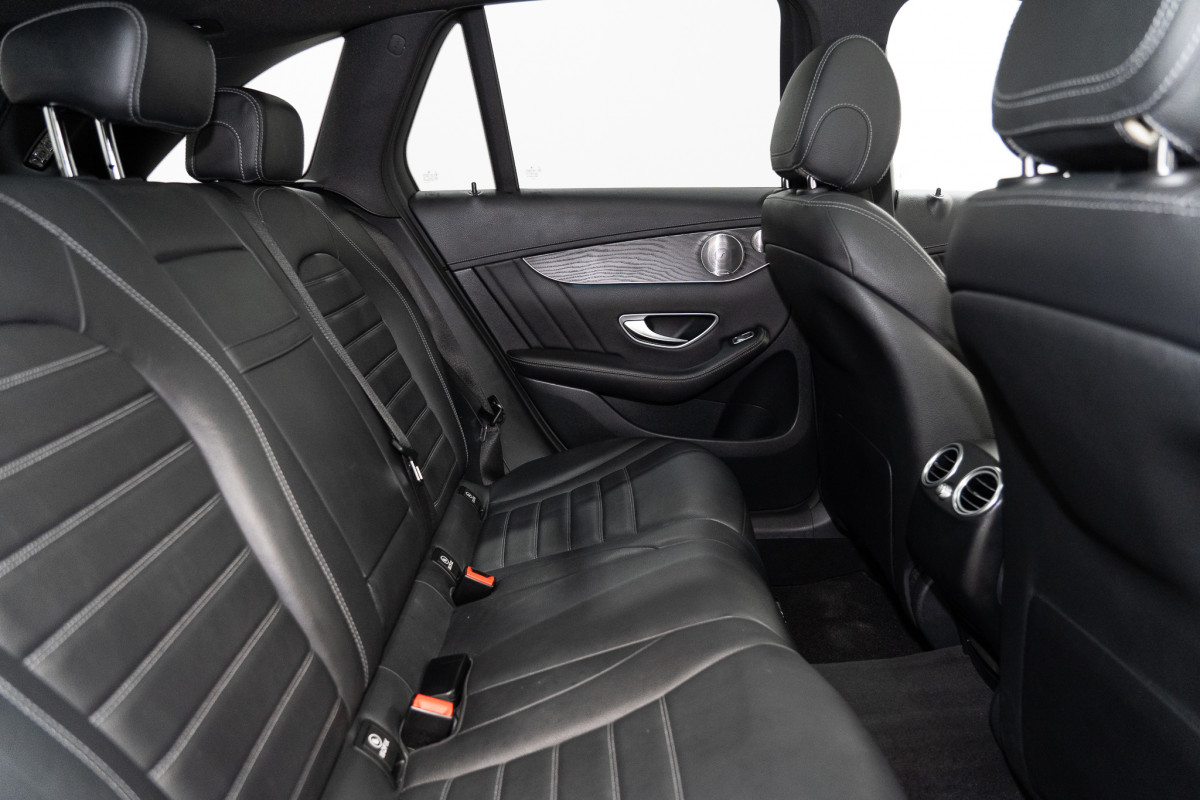 2017 Mercedes-Benz Glc 43 SUV Image 3
