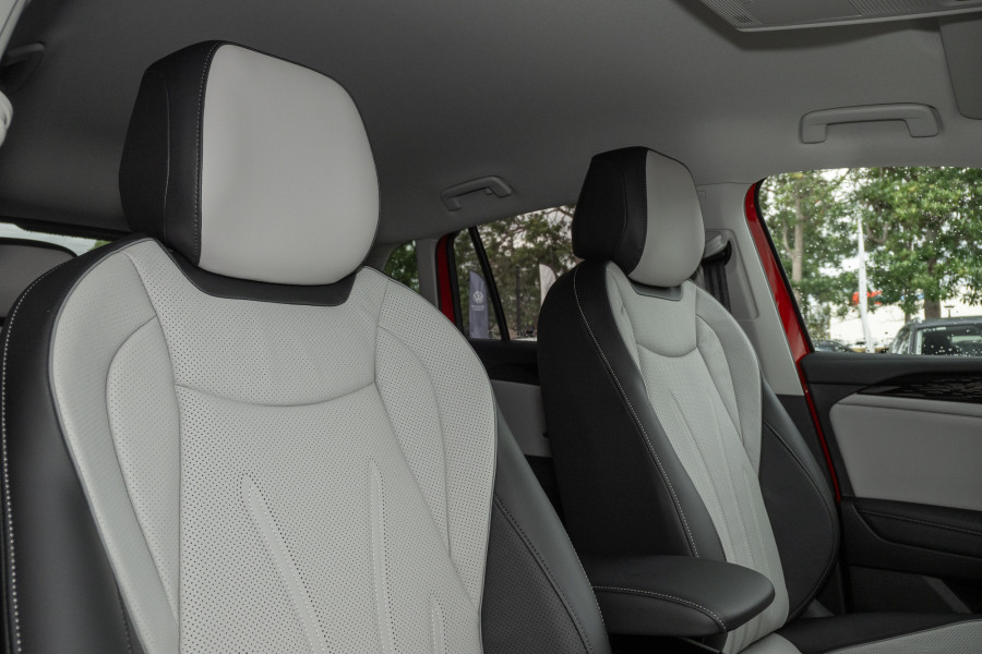 2026 Volkswagen Tiguan 150TSI eHybrid Elegance SUV Image 10