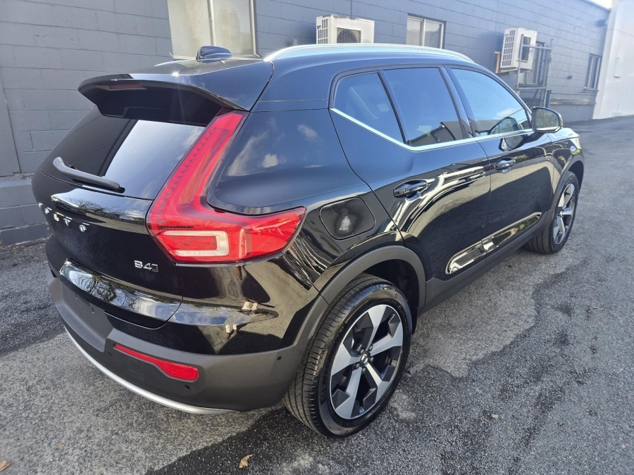 2026 MY27 Volvo XC40 XZ Ultra B4 Bright SUV Image 7