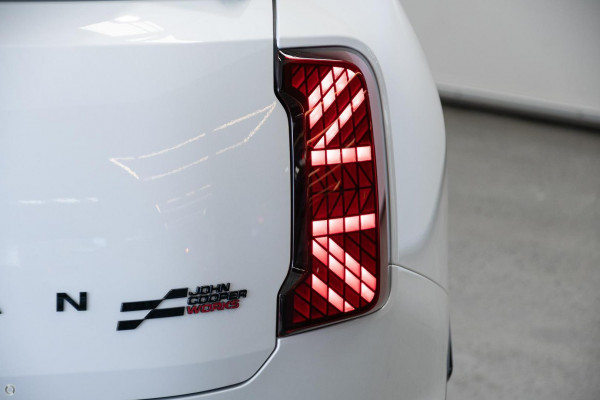 2025 MINI Countryman U25 JCW Favoured SUV image 6