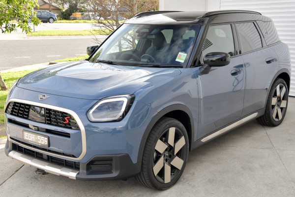 2026 MINI Countryman U25 S Favoured SUV image 25