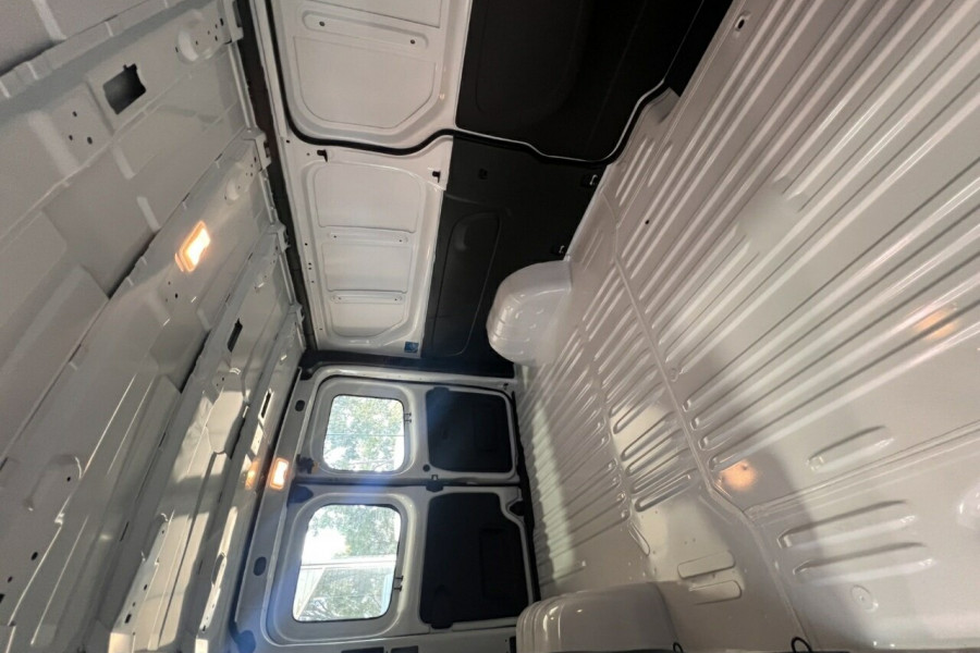 2024 Renault Trafic X82 Pro Van Image 21