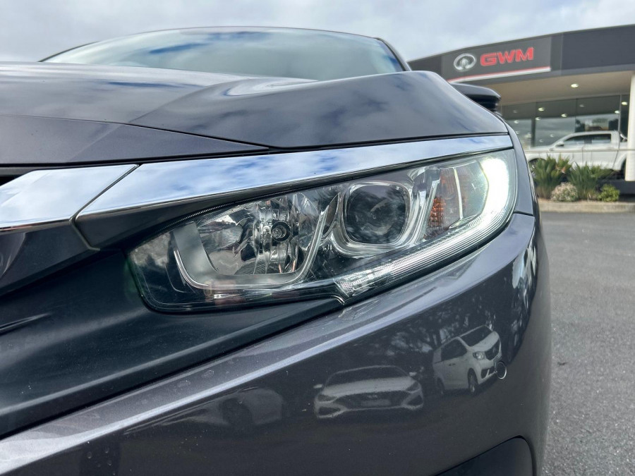 2018 Honda Civic 10th Gen VTi-L Sedan Image 3