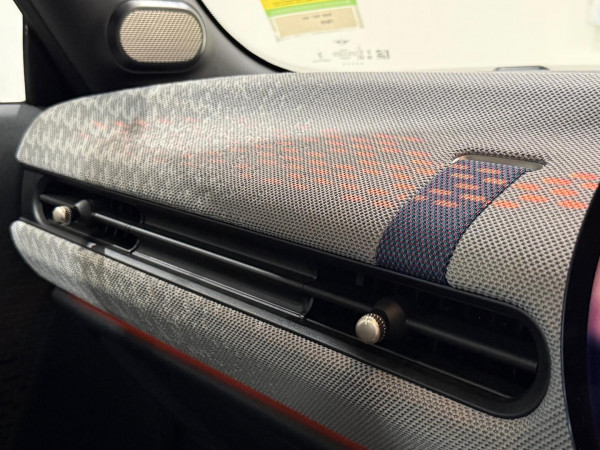 2025 MINI Cooper F65 S Favoured Hatch image 24