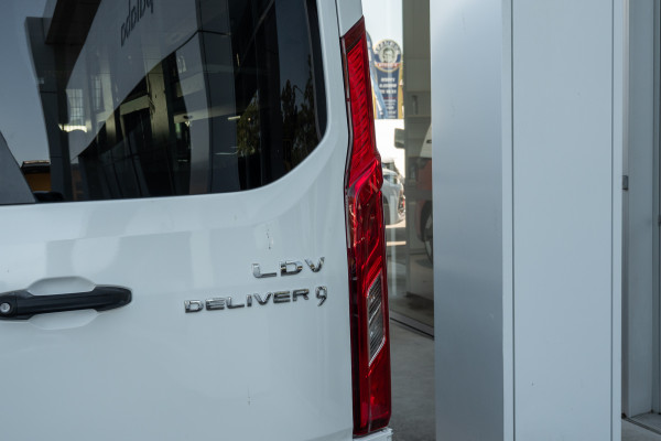 2020 LDV Deliver 9 Mid Roof MWB Van Image 21
