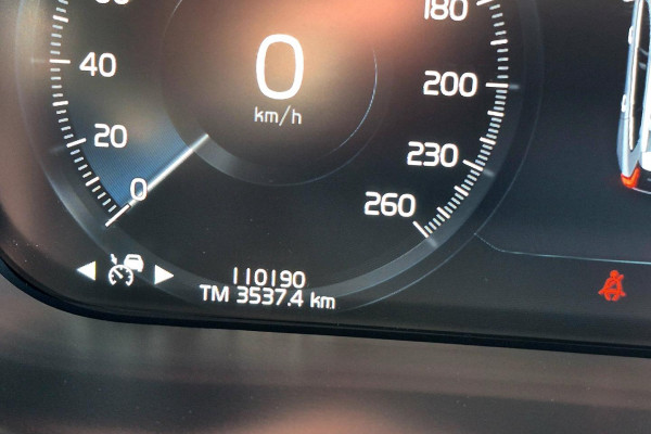 2020 MY21 Volvo XC60 UZ D4 Momentum SUV Image 22