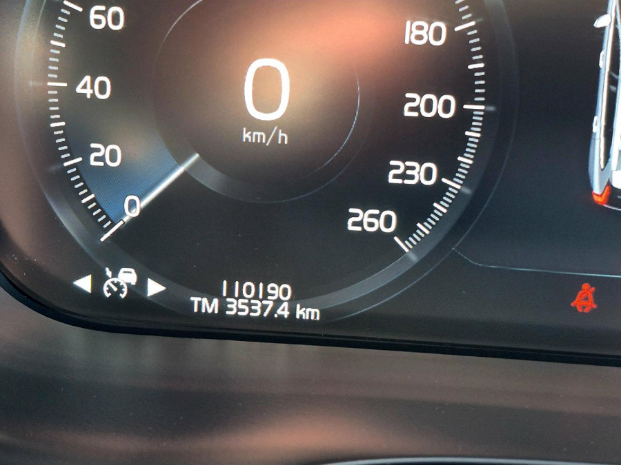 2020 MY21 Volvo XC60 UZ D4 Momentum SUV Image 22