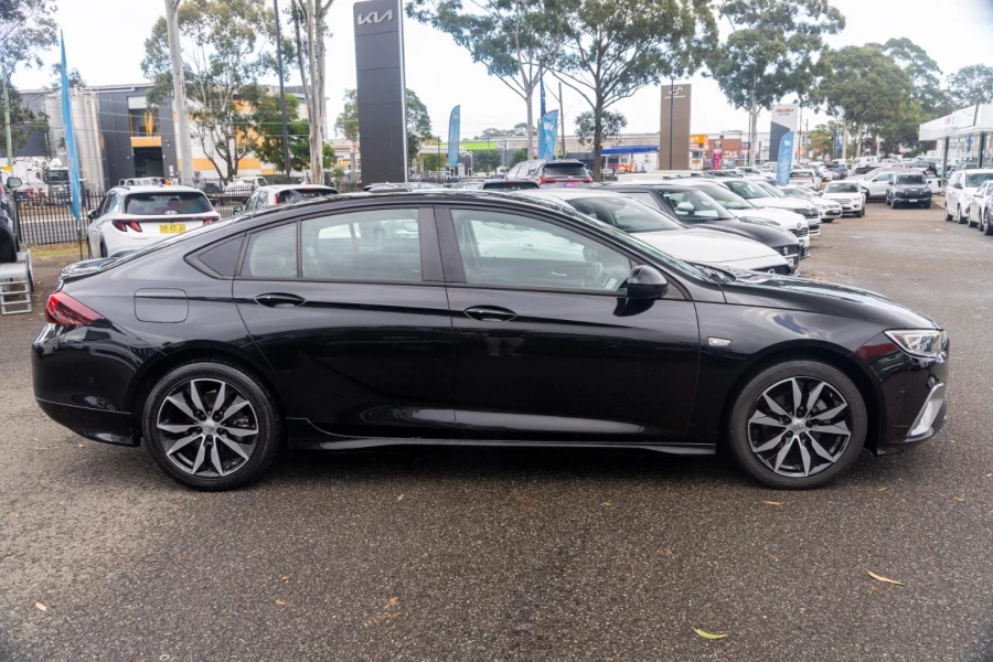 2019 Holden Commodore ZB RS Liftback Image 3