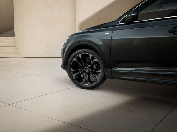 2026 Audi Q7 4M TDI 210kW S line SUV image 6