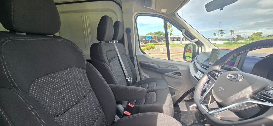 2025 LDV Deliver 9  Mid Roof LWB Van Image 15