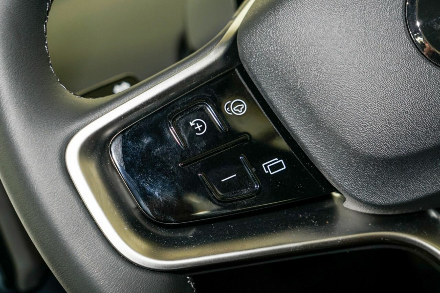 2025 Volvo EX30  Single Motor Extended Range Plus SUV Image 11