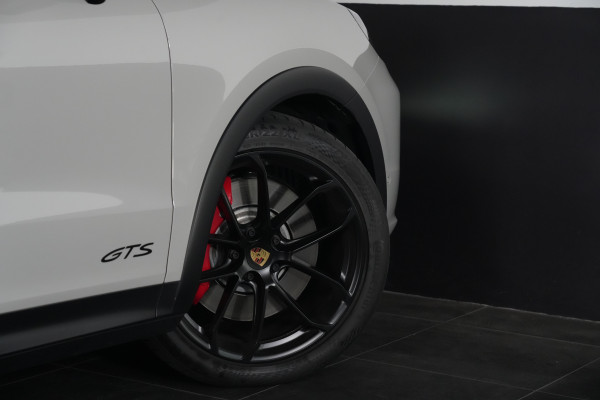 2024 Porsche Cayenne GTS Coupe Image 23