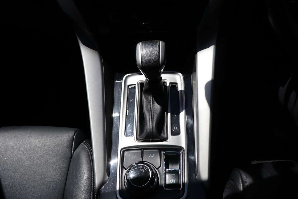 2017 Mitsubishi Pajero Sport QE Exceed SUV Image 17