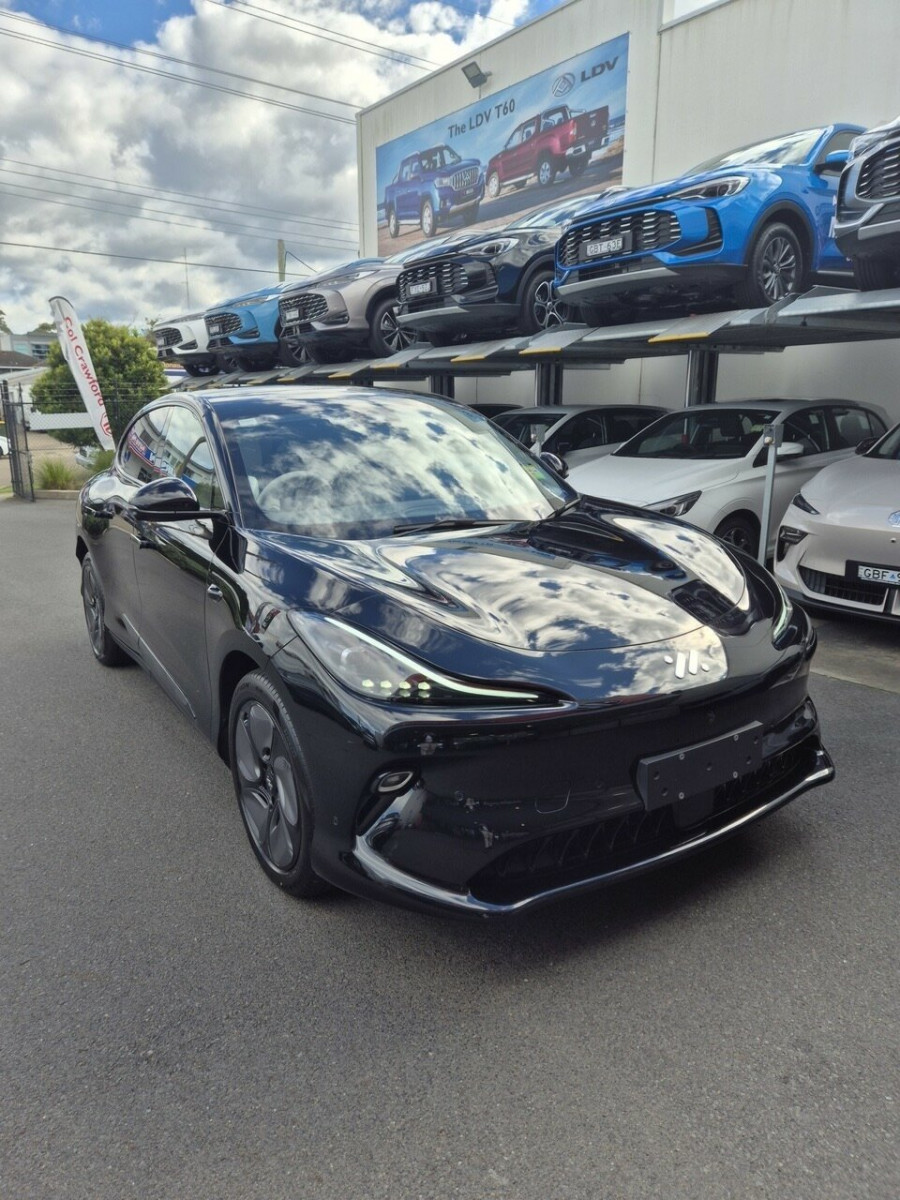 2025 MG IM6 S12L Premium SUV Image 1
