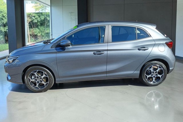 2025 MY25.5 MG MG3 ZP22 Essence Hybrid+ Hatch Image 3