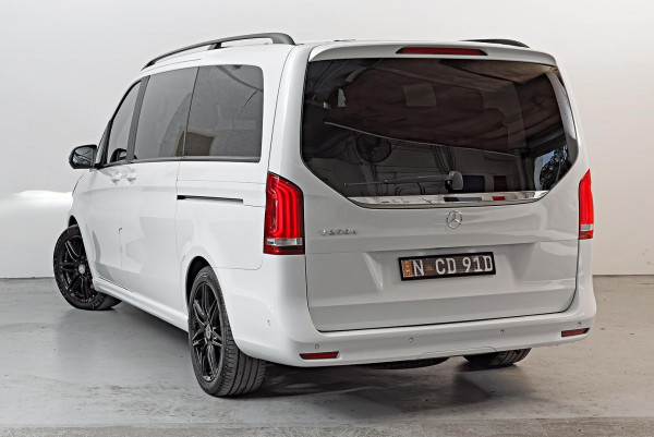 2021 Mercedes-Benz V-Class 447 V250 d Avantgarde People Mover image 2