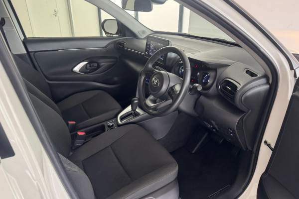 2021 Toyota Yaris Cross MXPB10R GX SUV Image 5