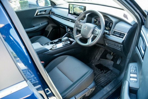 2025 Mitsubishi Outlander ZM LS SUV Image 16