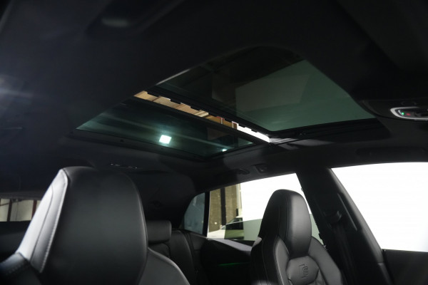 2020 Audi SQ8 F1 TDI SUV Image 28