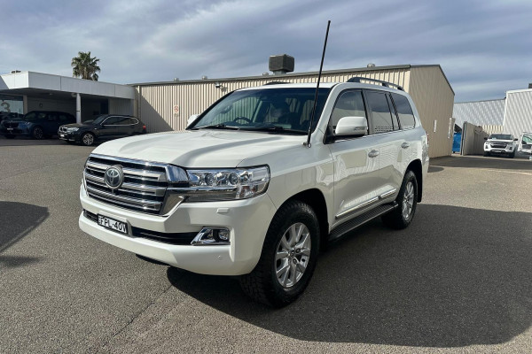 2020 Toyota LandCruiser VDJ200R Sahara SUV