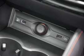 2024 MY24.5 MG HS AS33 Essence SUV