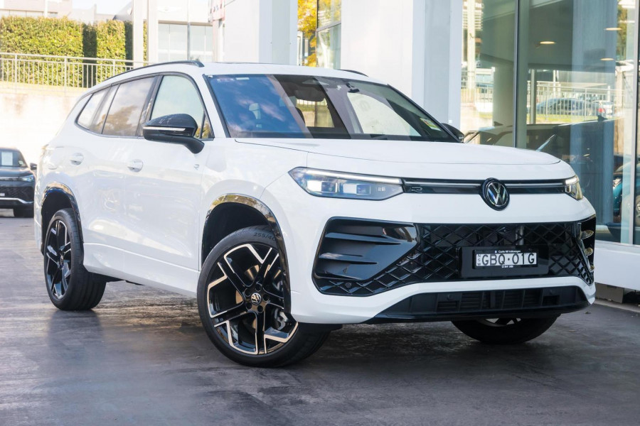2025 MY26 Volkswagen Tayron R4 195TSI R-Line SUV Image 1