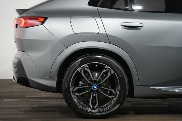 2025 BMW iX2 xDrive30 M Sport SUV Image 6