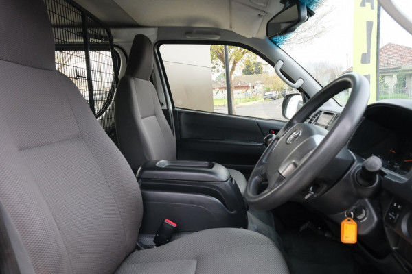 2015 Toyota HiAce KDH  Van Image 13