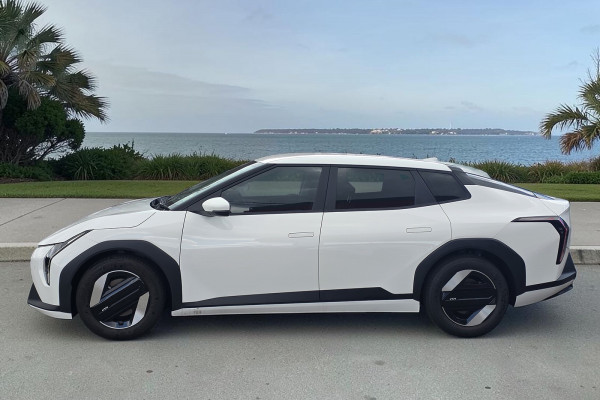 2026 Kia EV4  Air Standard Range Sedan Image 5