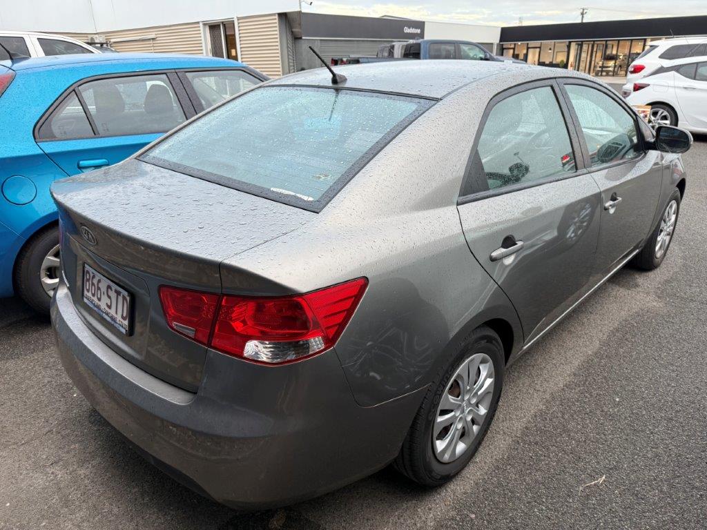 2012 MY13 Kia Cerato TD S Hatch Image 2