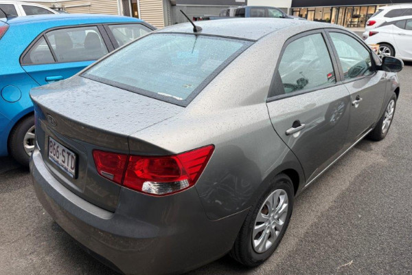 2012 MY13 Kia Cerato TD S Hatch Image 2
