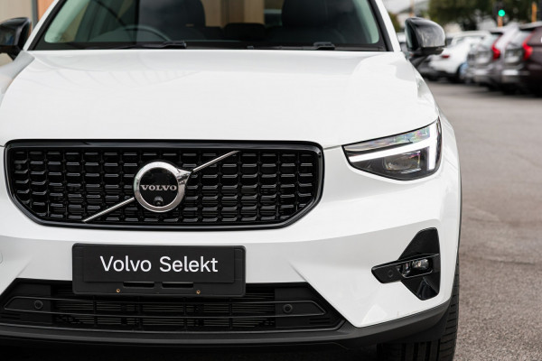 2025 MY26 Volvo XC40 XZ Ultra B4 Dark SUV Image 11