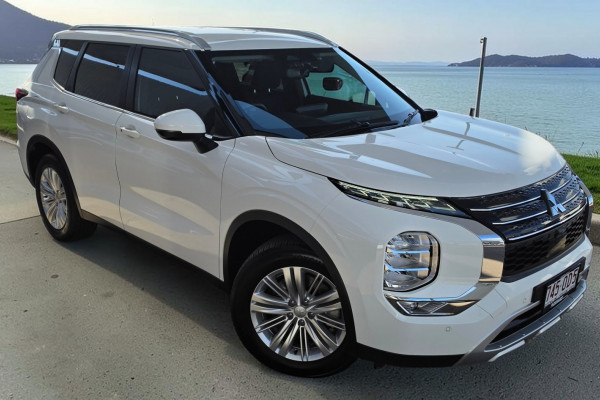 2024 Mitsubishi Outlander ZM LS SUV Image 1